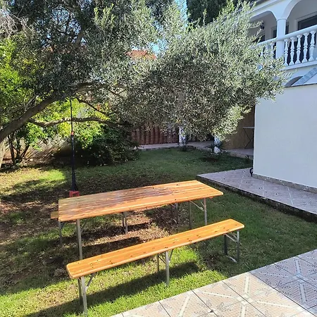Olea Apartment *